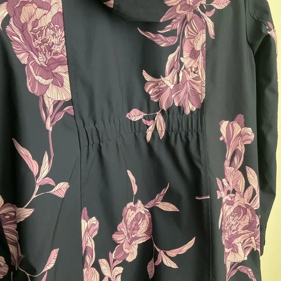 Chico's Navy Trench Coat with Pink-Lilac Floral Print Size 1 (Medium) - Picture 6 of 11